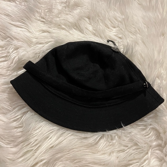 NWT Banana Republic Black Hat - Picture 3 of 5